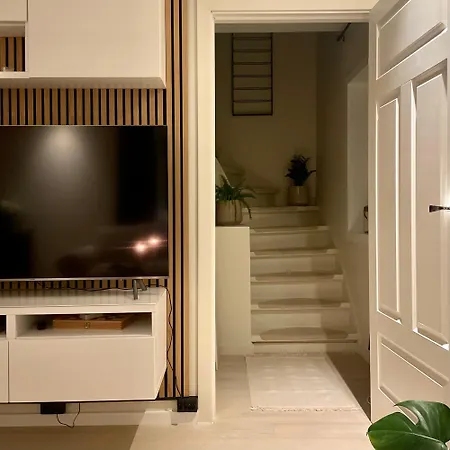 Private With A View And Garden - 12 Min From The Center