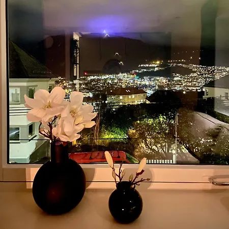 Private With A View And Garden - 12 Min From The Center Μπέργκεν