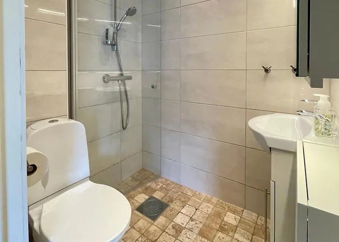 Private With A View And Garden - 12 Min From The Center 아파트