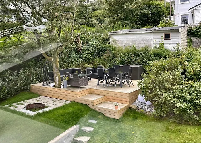 Private With A View And Garden - 12 Min From The Center 아파트 베르겐