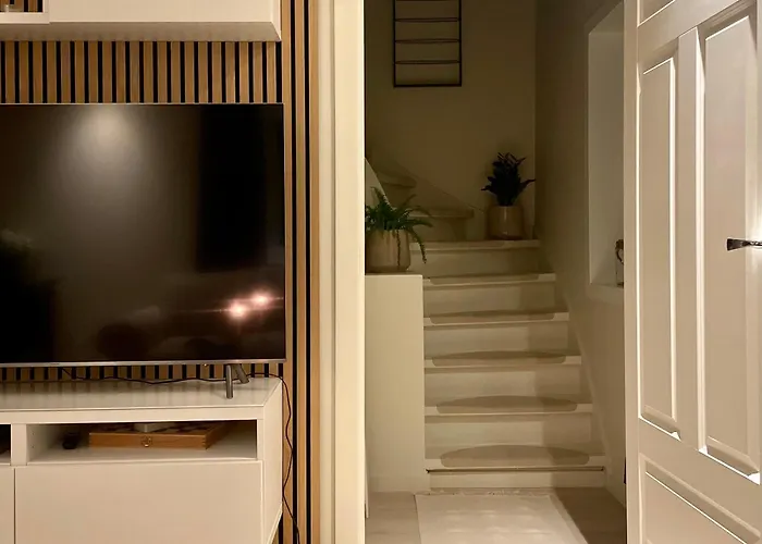 Private With A View And Garden - 12 Min From The Center